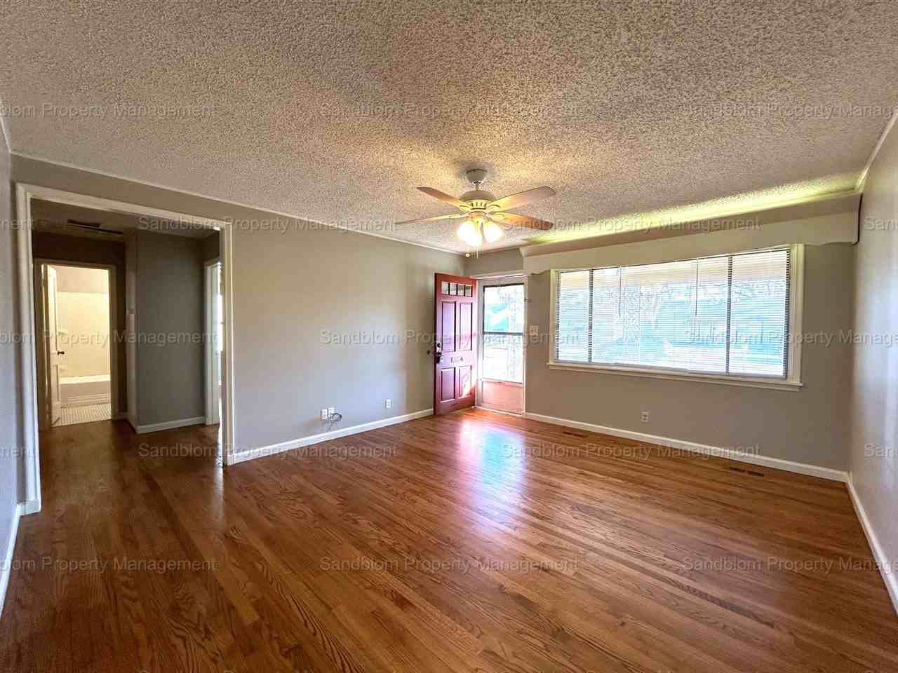 307 E 45th Ct - Photo 5 of 17