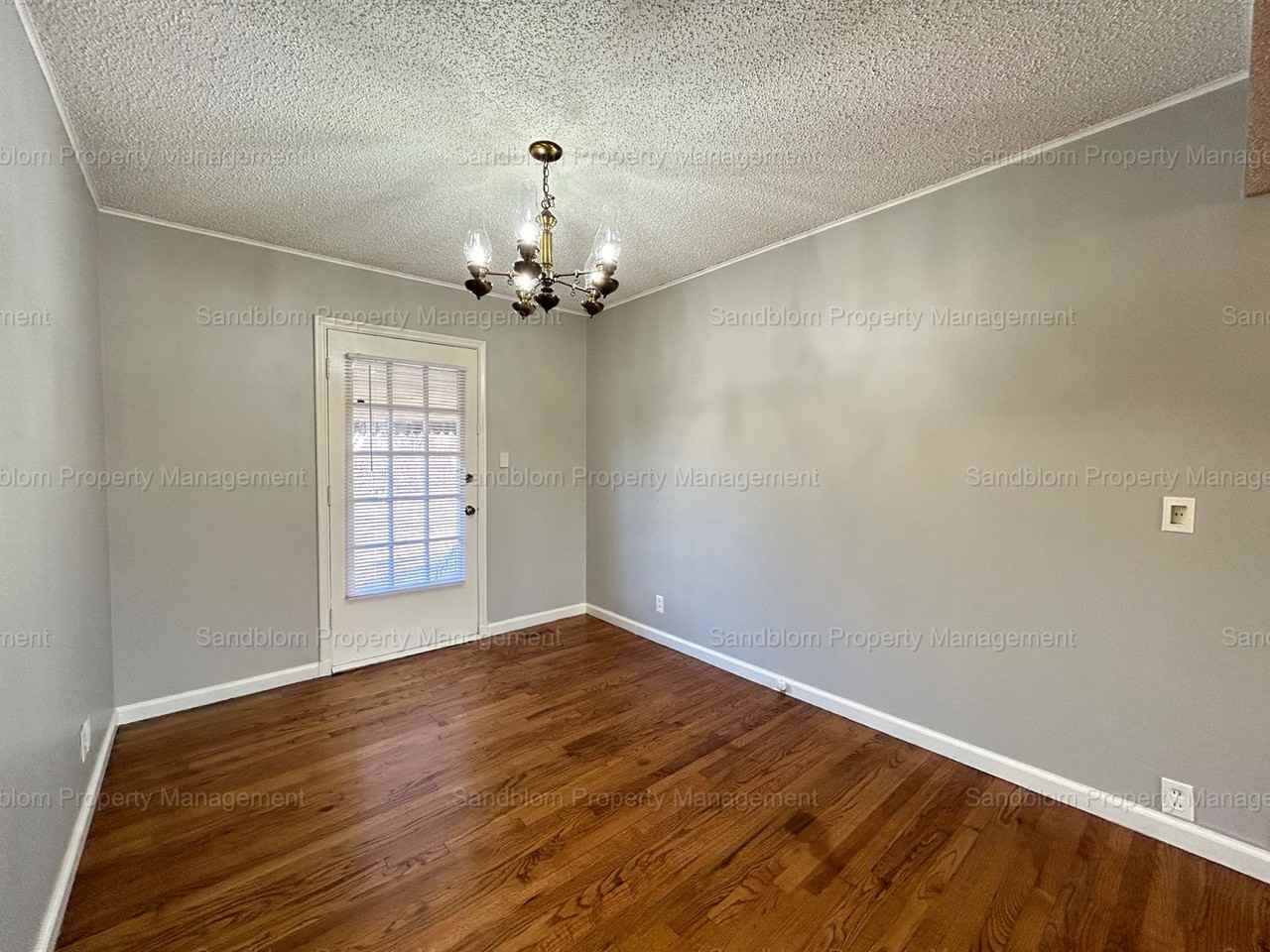 307 E 45th Ct - Photo 6 of 17