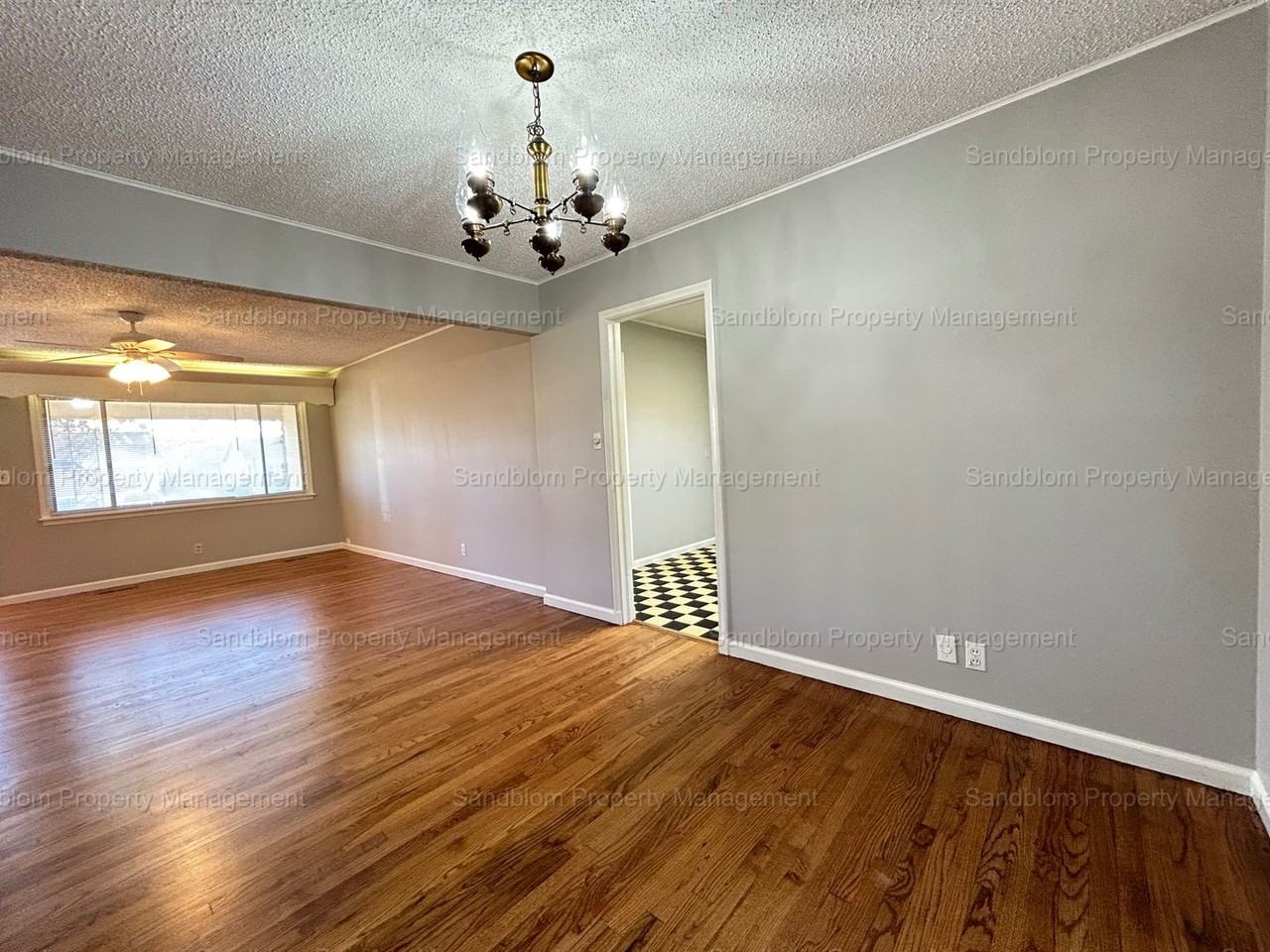 307 E 45th Ct - Photo 7 of 17