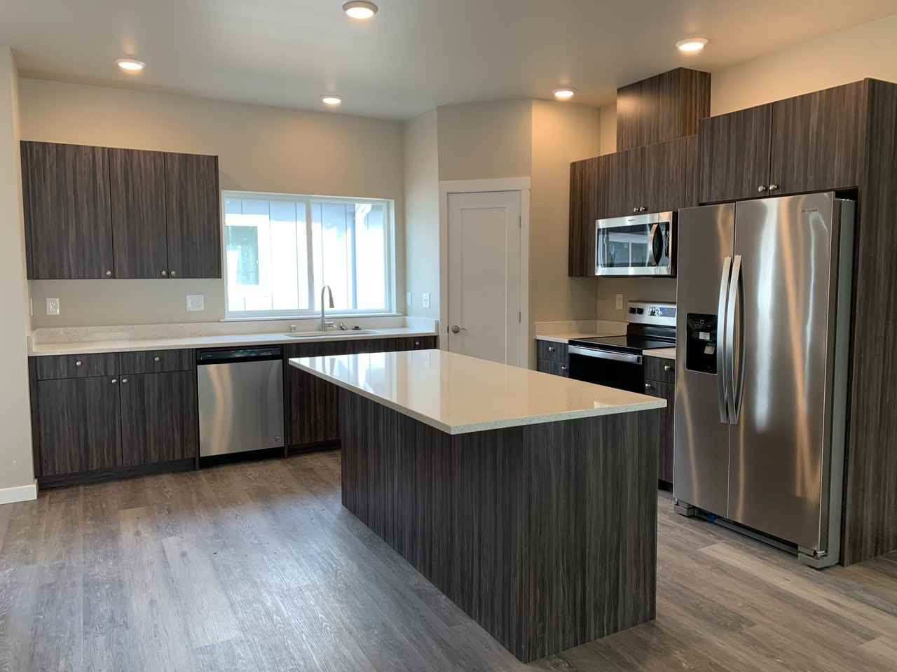 668 E Street - Photo 2 of 9