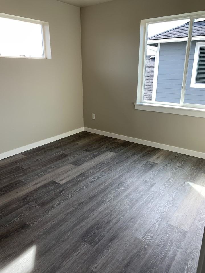 668 E Street - Photo 4 of 9