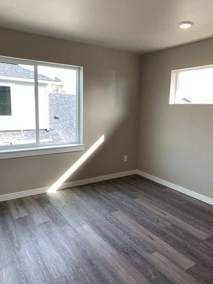 668 E Street - Photo 5 of 9