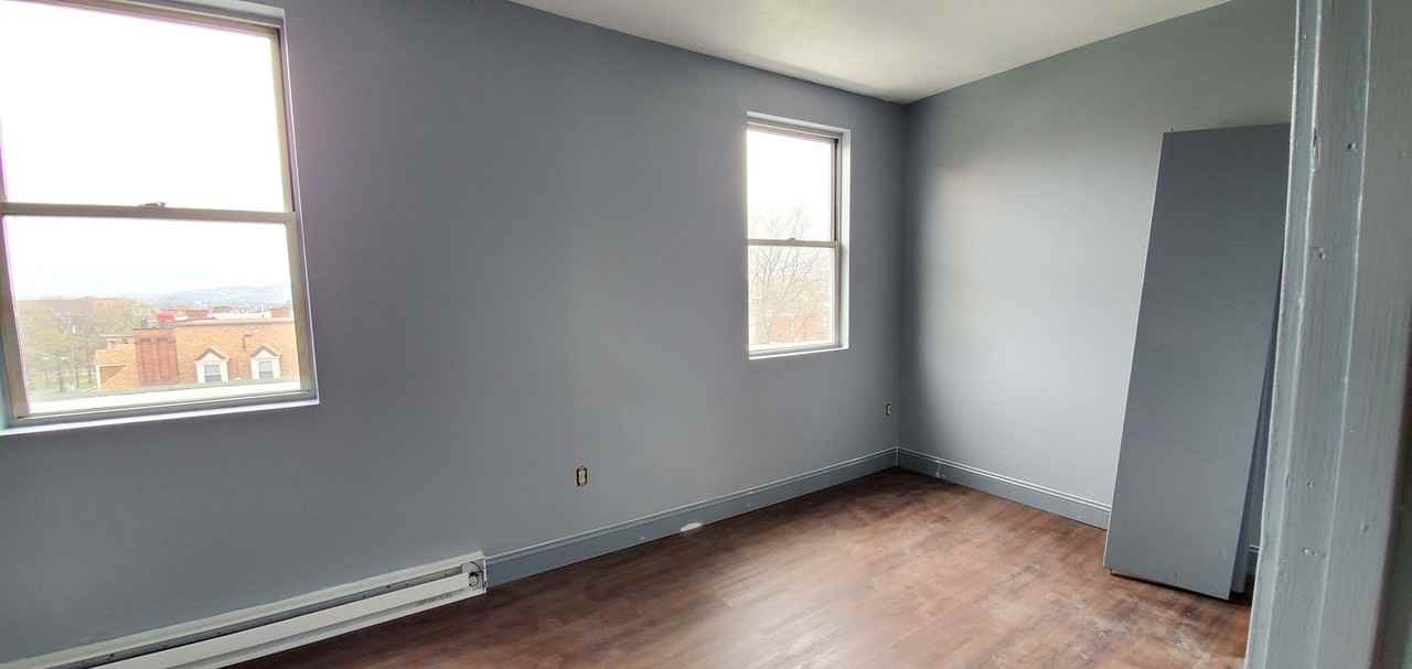 4925 Friendship Ave #14 - Photo 5 of 17