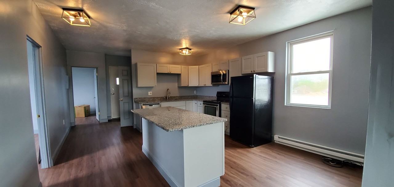 4925 Friendship Ave #14 - Photo 7 of 17