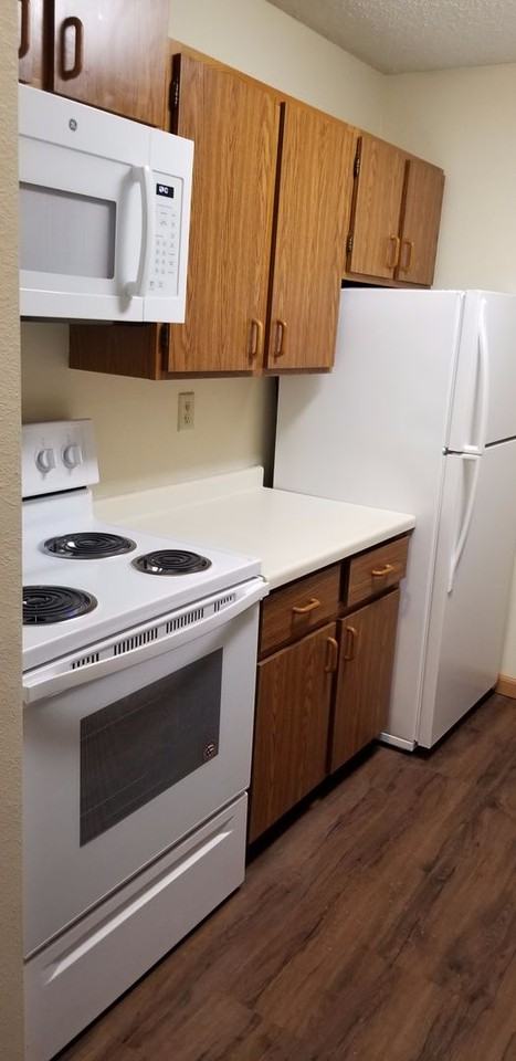 Summit Manor Apartments - Photo 4 of 15