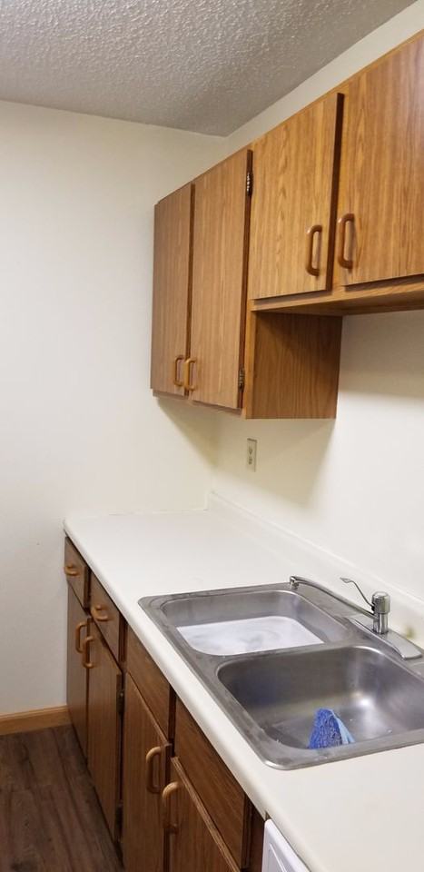 Summit Manor Apartments - Photo 5 of 15