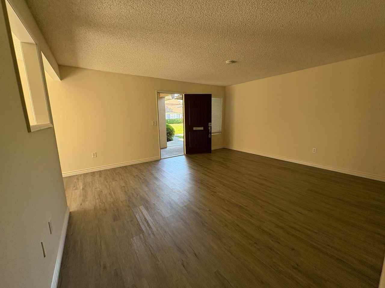 5572 Reno Cir #2 - Photo 7 of 45