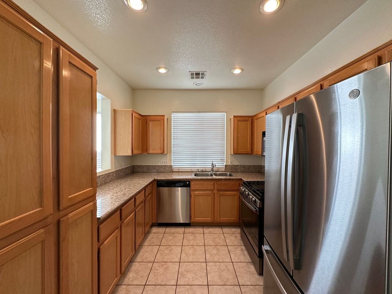 1109 Milpas Ln - Photo 5 of 19