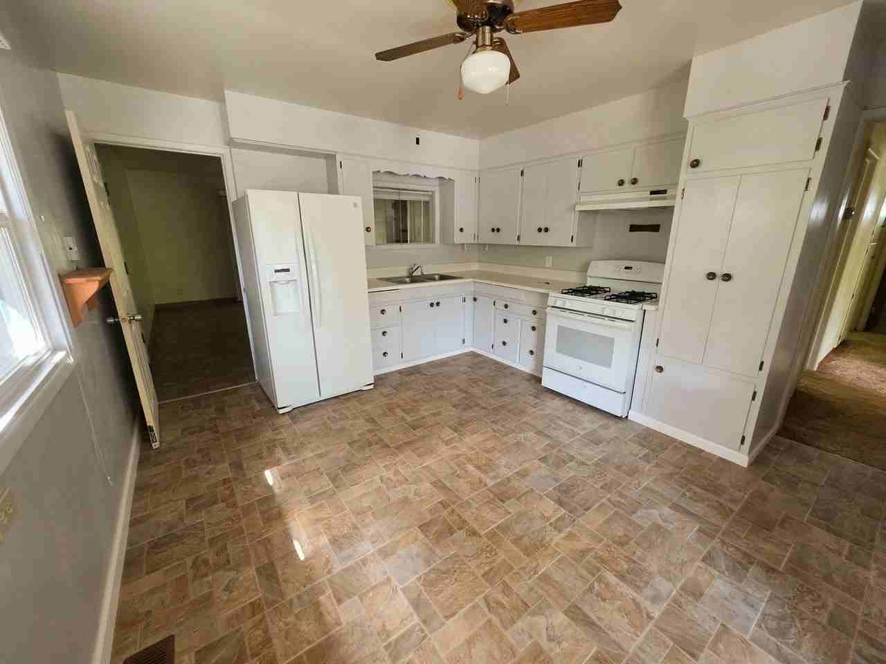 1154 Sw Lee Ln - Photo 3 of 10