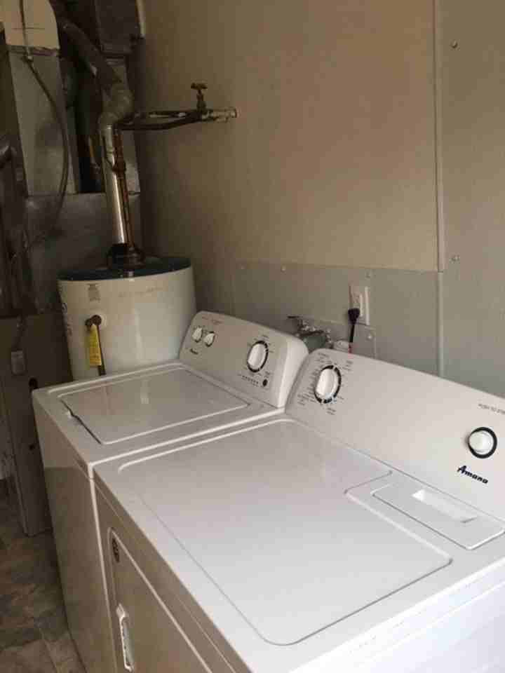 1320 Inman St - Photo 6 of 11