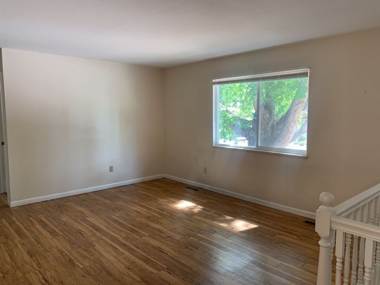 320 Del Clair Rd - Photo 3 of 31