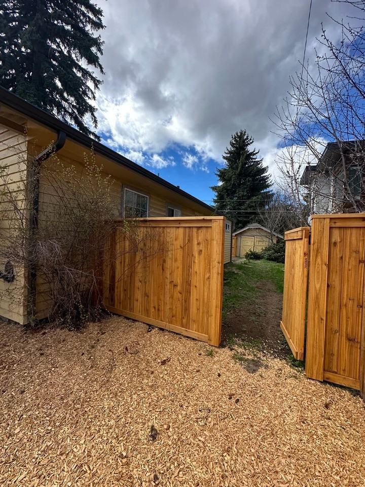 615 Nw Columbia St - Photo 4 of 32