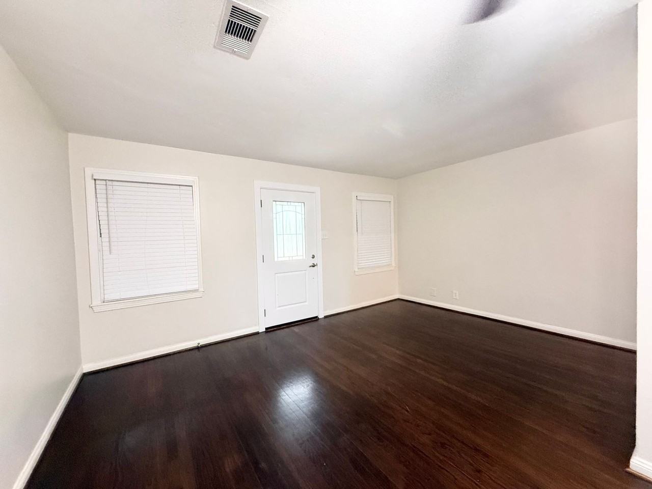 1232 San Felipe St - Photo 3 of 17