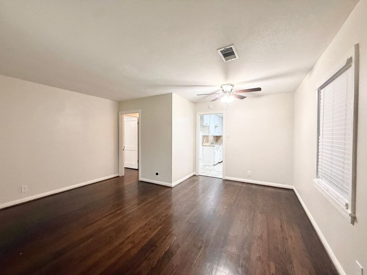 1232 San Felipe St - Photo 4 of 17