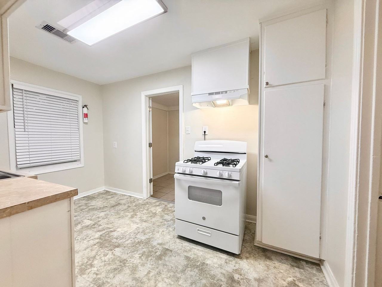 1232 San Felipe St - Photo 6 of 17