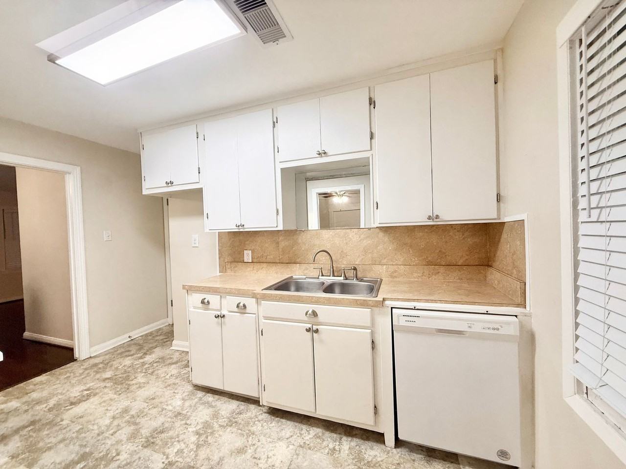 1232 San Felipe St - Photo 7 of 16