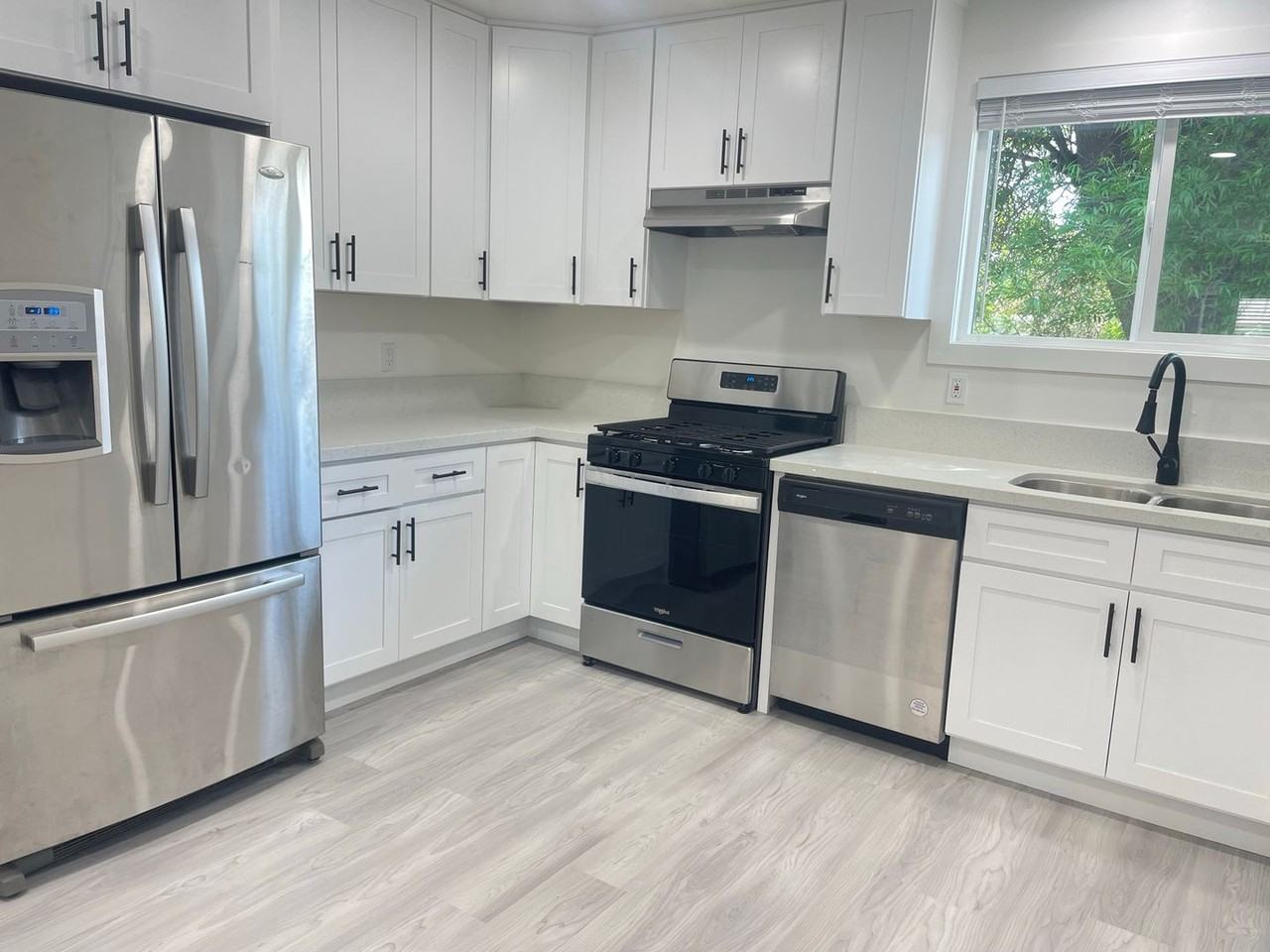 4594 Gardena Dr - Photo 2 of 16