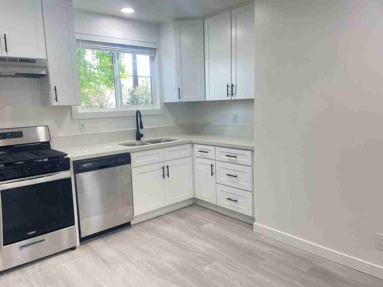 4594 Gardena Dr - Photo 3 of 16