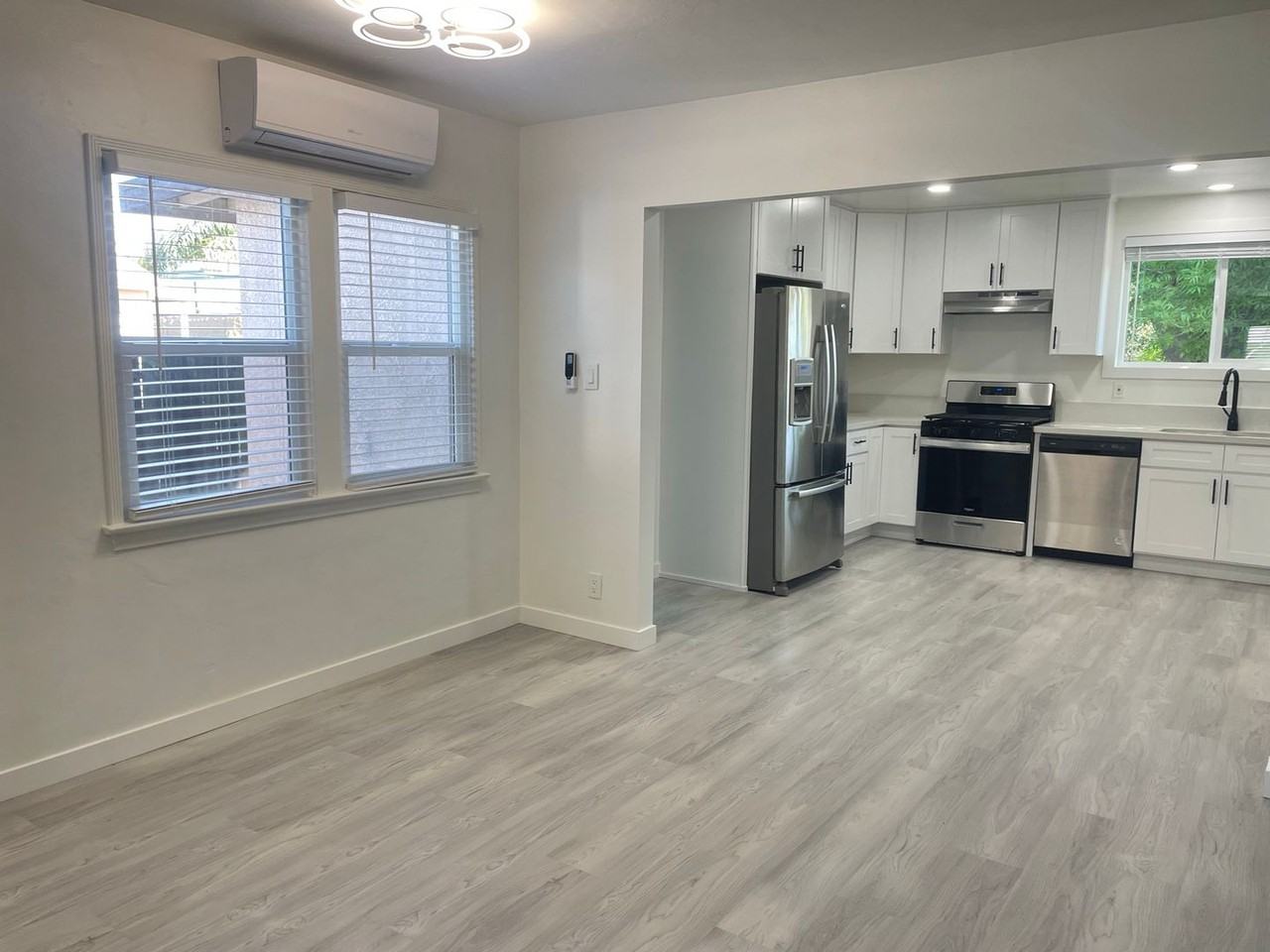 4594 Gardena Dr - Photo 7 of 16