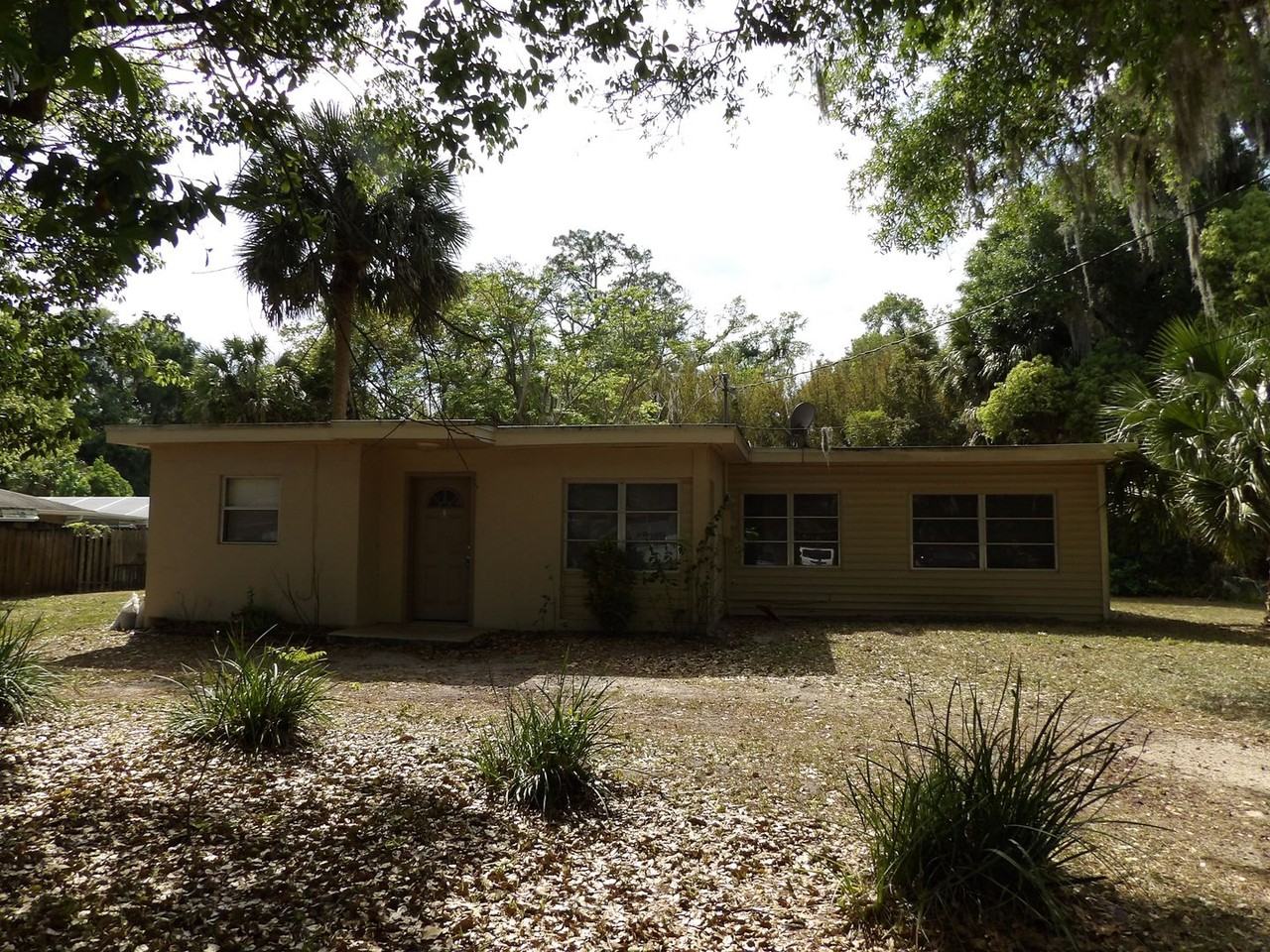 539 N Sparkman Ave - Photo 3 of 22