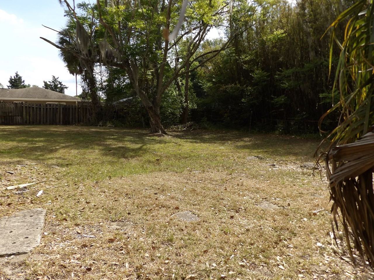 539 N Sparkman Ave - Photo 6 of 22