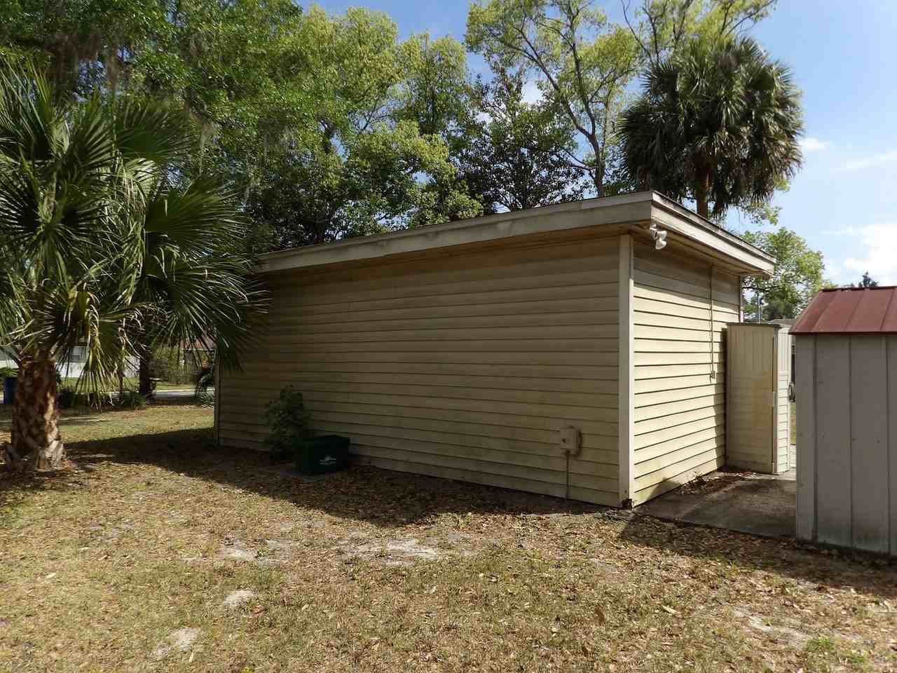 539 N Sparkman Ave - Photo 7 of 22