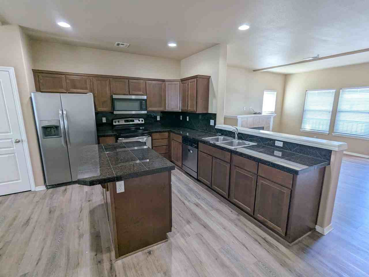 5997 Blue River Dr Se - Photo 2 of 23