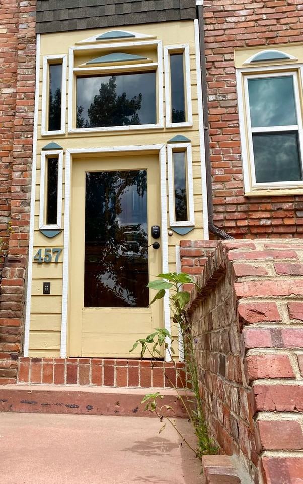 457 Pearl St - Photo 2 of 19