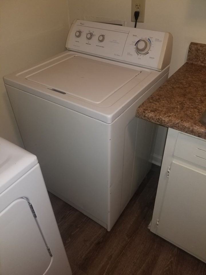 211 Foxwood Dr - Photo 7 of 19