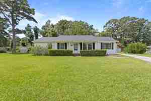 featured image of 1103 Duchess Ln