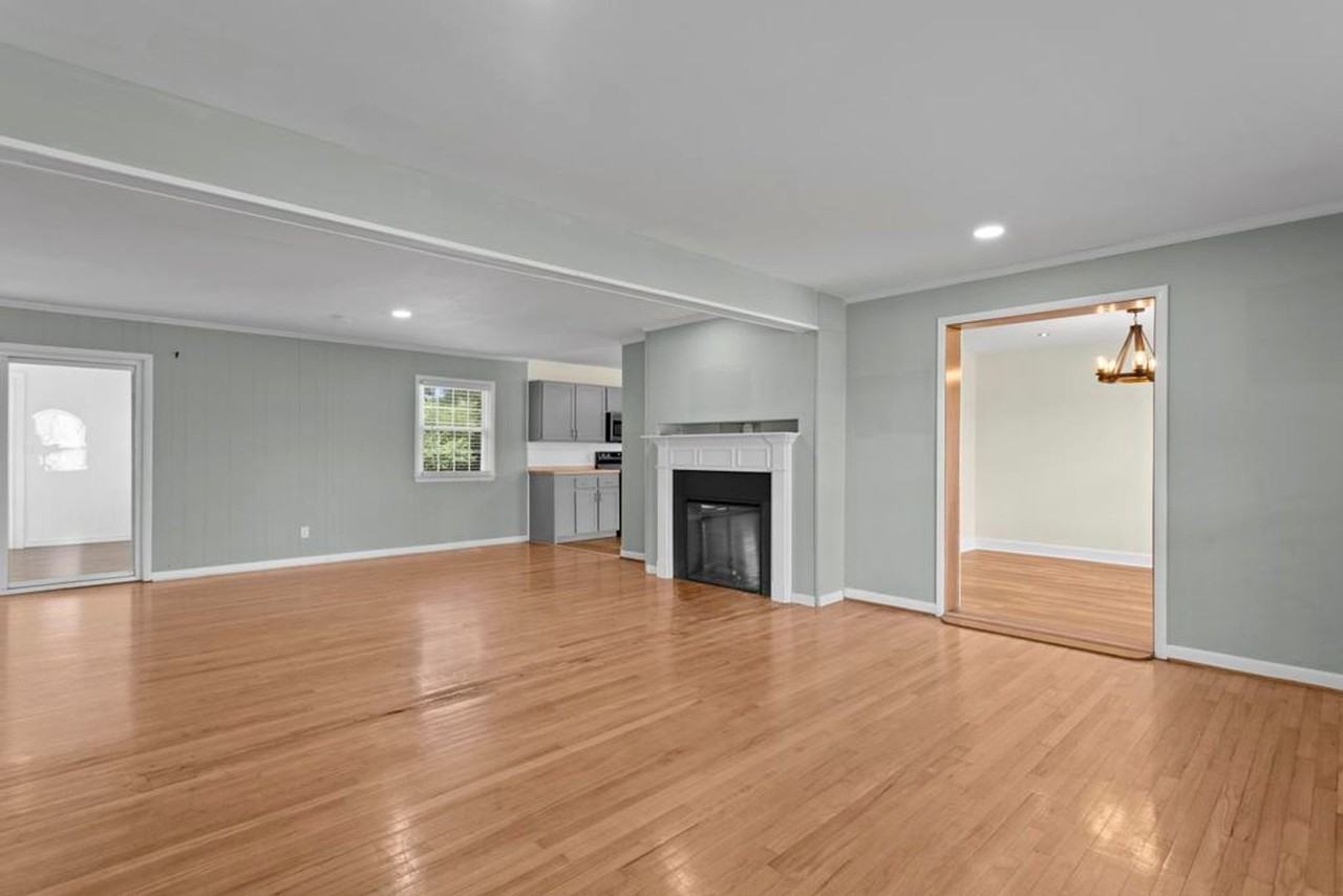 1103 Duchess Ln - Photo 3 of 23