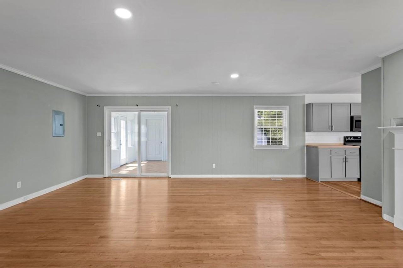 1103 Duchess Ln - Photo 5 of 23