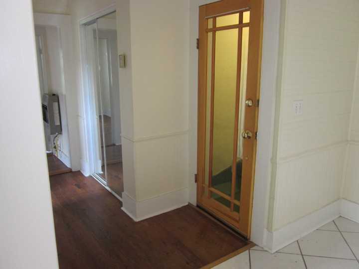 722 Ne 3rd Ave - Photo 3 of 9