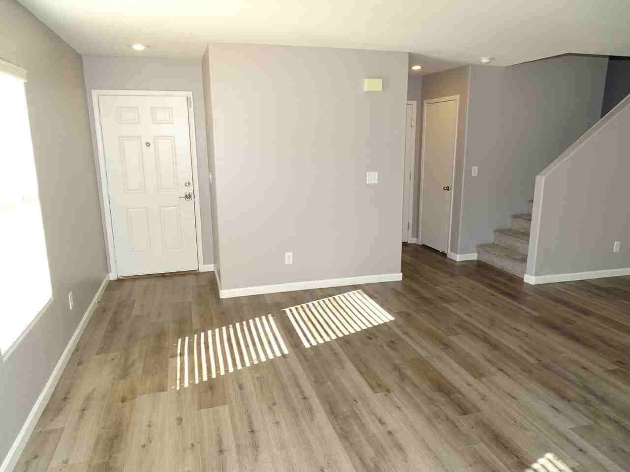 932 Purdy Lodge St - Photo 4 of 41