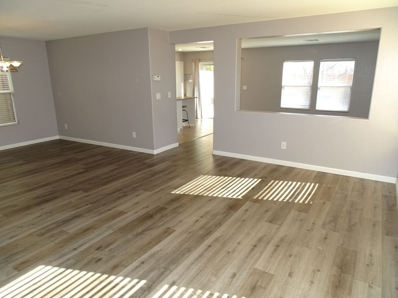 932 Purdy Lodge St - Photo 5 of 41