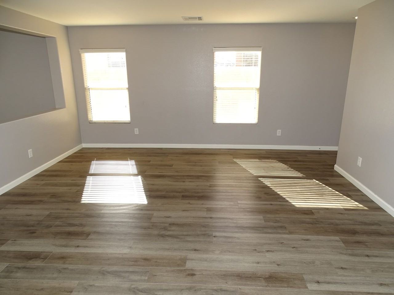 932 Purdy Lodge St - Photo 7 of 41