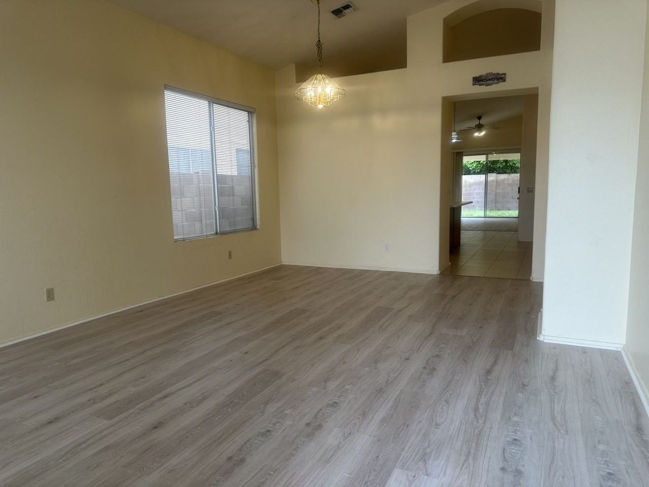 3281 W Ross Dr - Photo 6 of 31