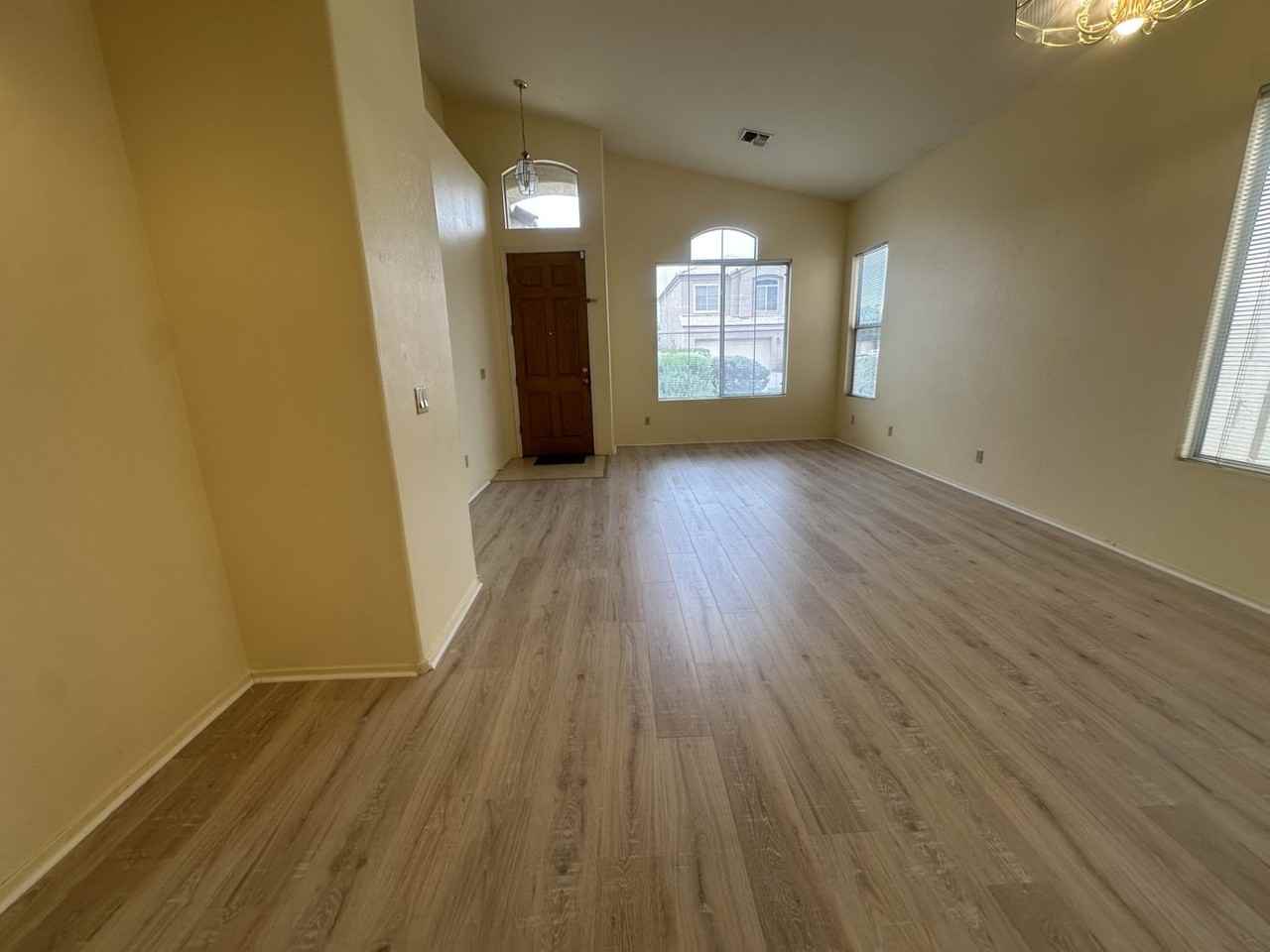 3281 W Ross Dr - Photo 7 of 31