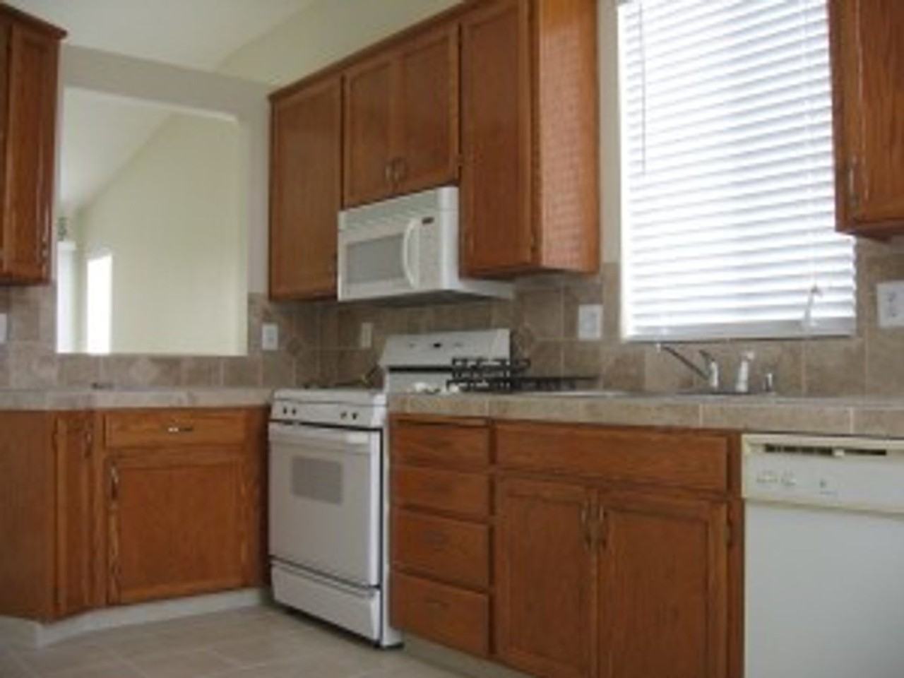 1453 Ferngrove Ct - Photo 3 of 5