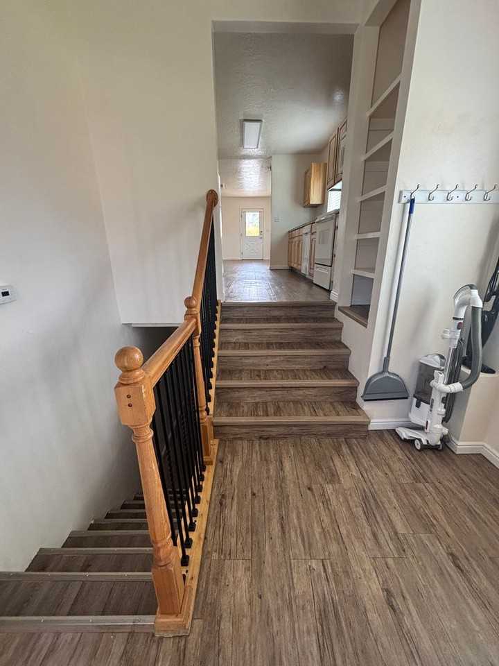 303 N 100 W #B - Photo 2 of 20