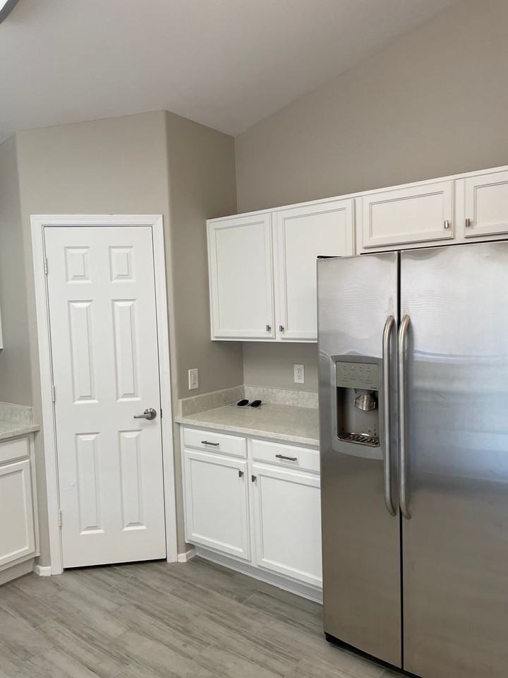 12220 W Rosewood Dr - Photo 5 of 16