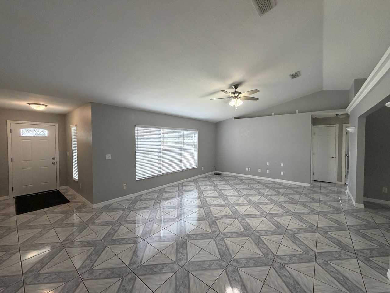 7750 Se 150th Ave - Photo 5 of 42