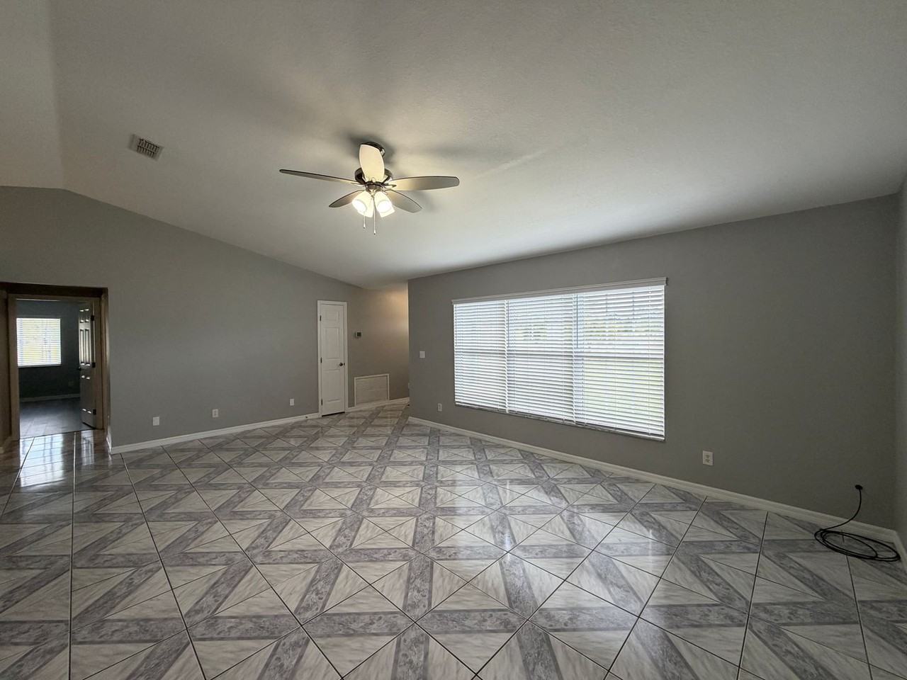 7750 Se 150th Ave - Photo 6 of 42