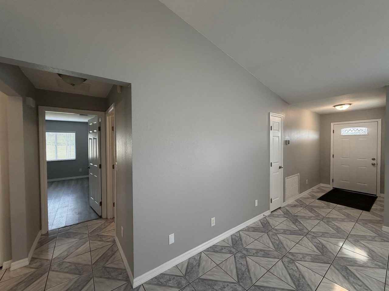 7750 Se 150th Ave - Photo 7 of 42