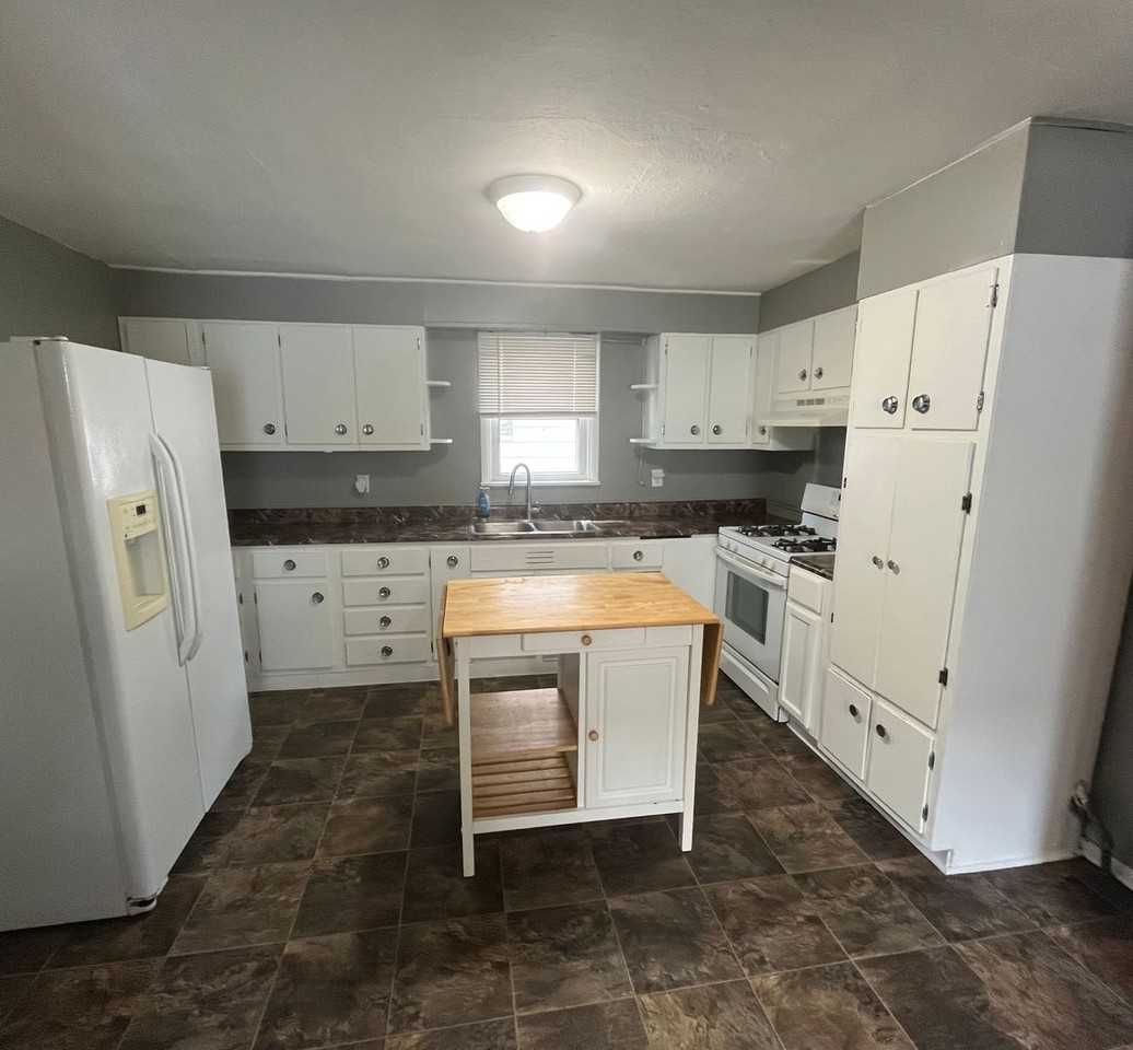 217 S Central Ave - Photo 4 of 11