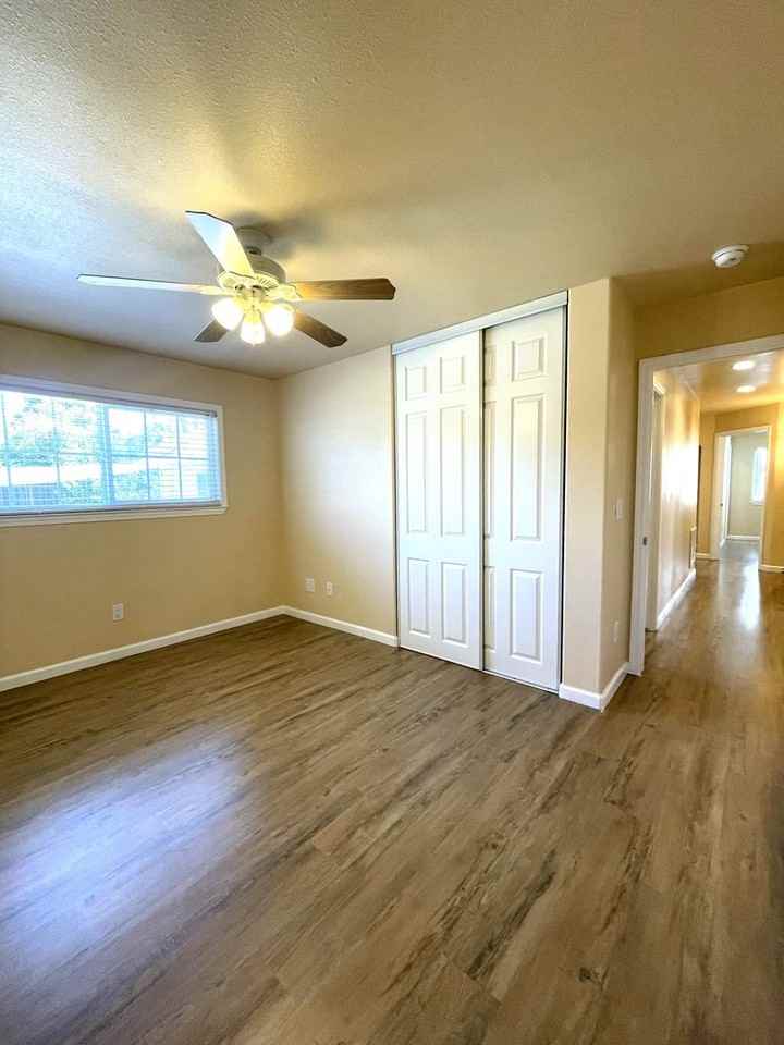 4716 Portola Dr - Photo 6 of 18