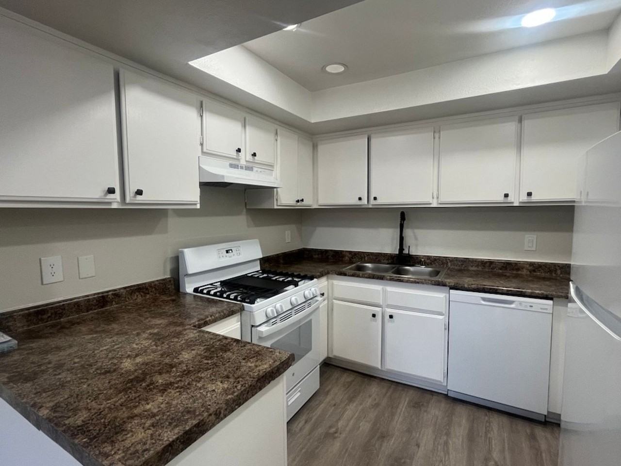 4115 Van Buren Blvd #02 - Photo 4 of 10