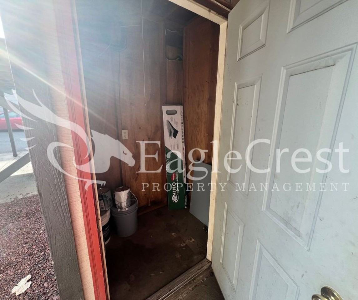 1011/1027 - Photo 2 of 3