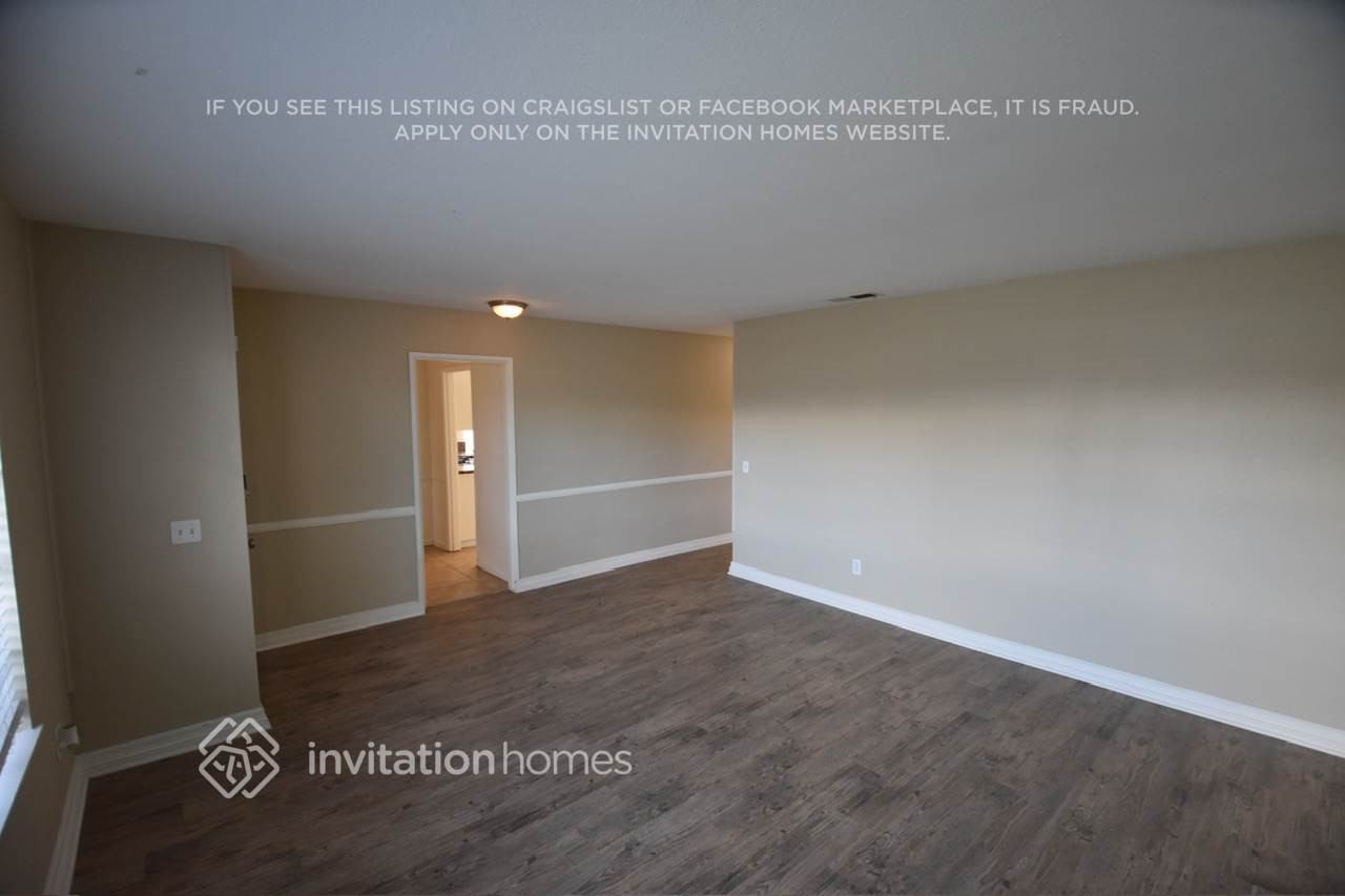 10058 Julian Dr - Photo 2 of 19