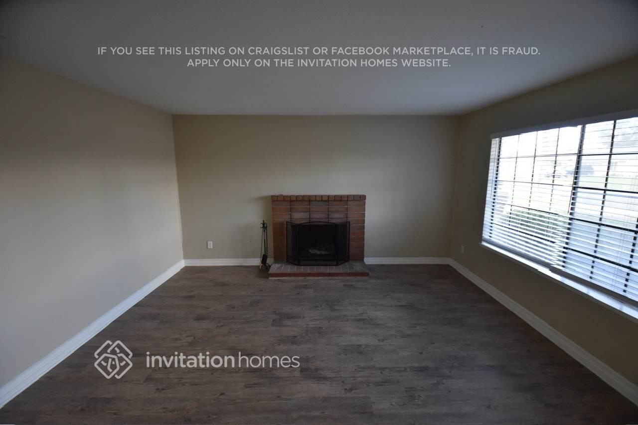 10058 Julian Dr - Photo 3 of 19